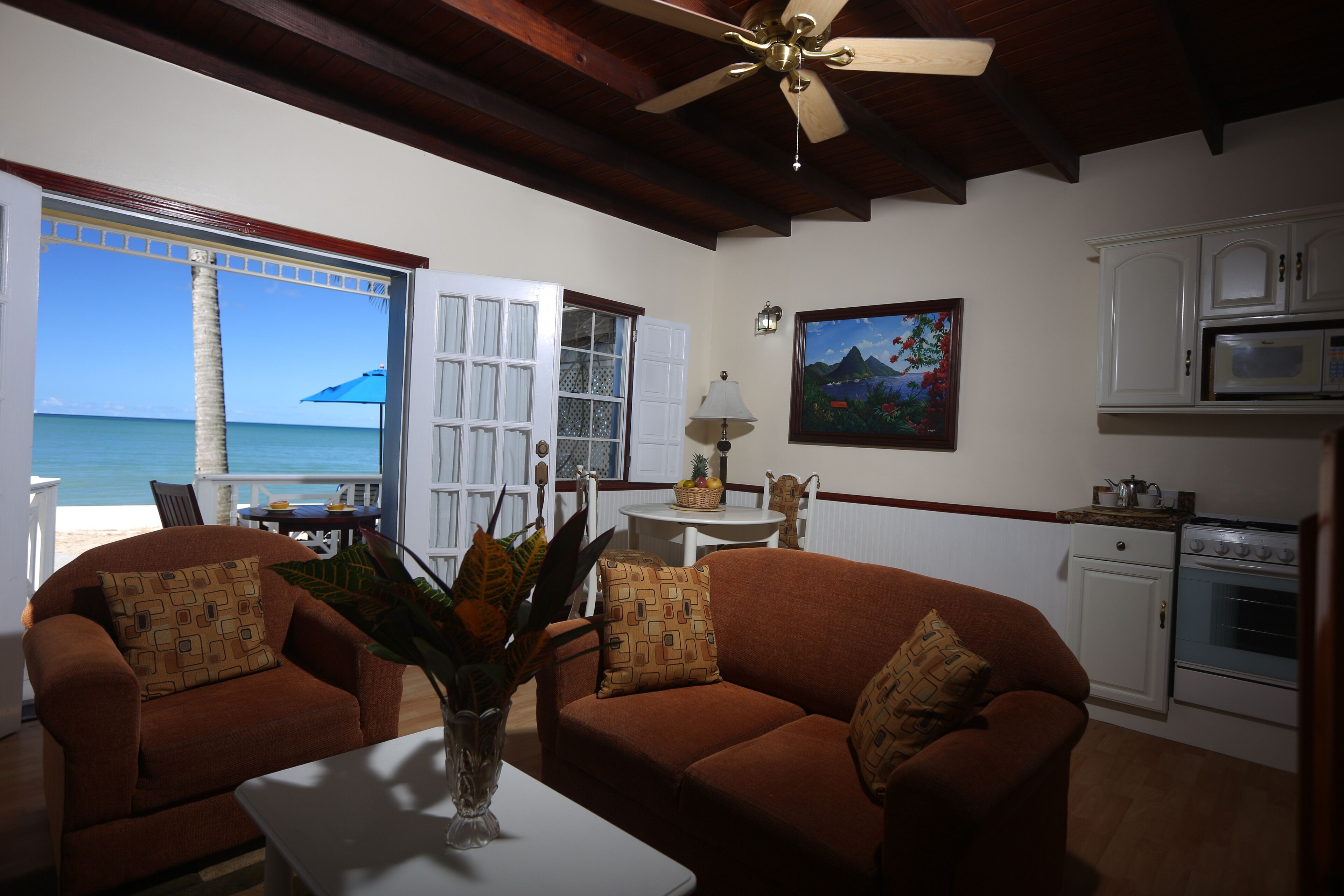 honeymoon villa, balcony, sea view | private kitchen | fridge, microwave, coffee/tea maker, electric kettle