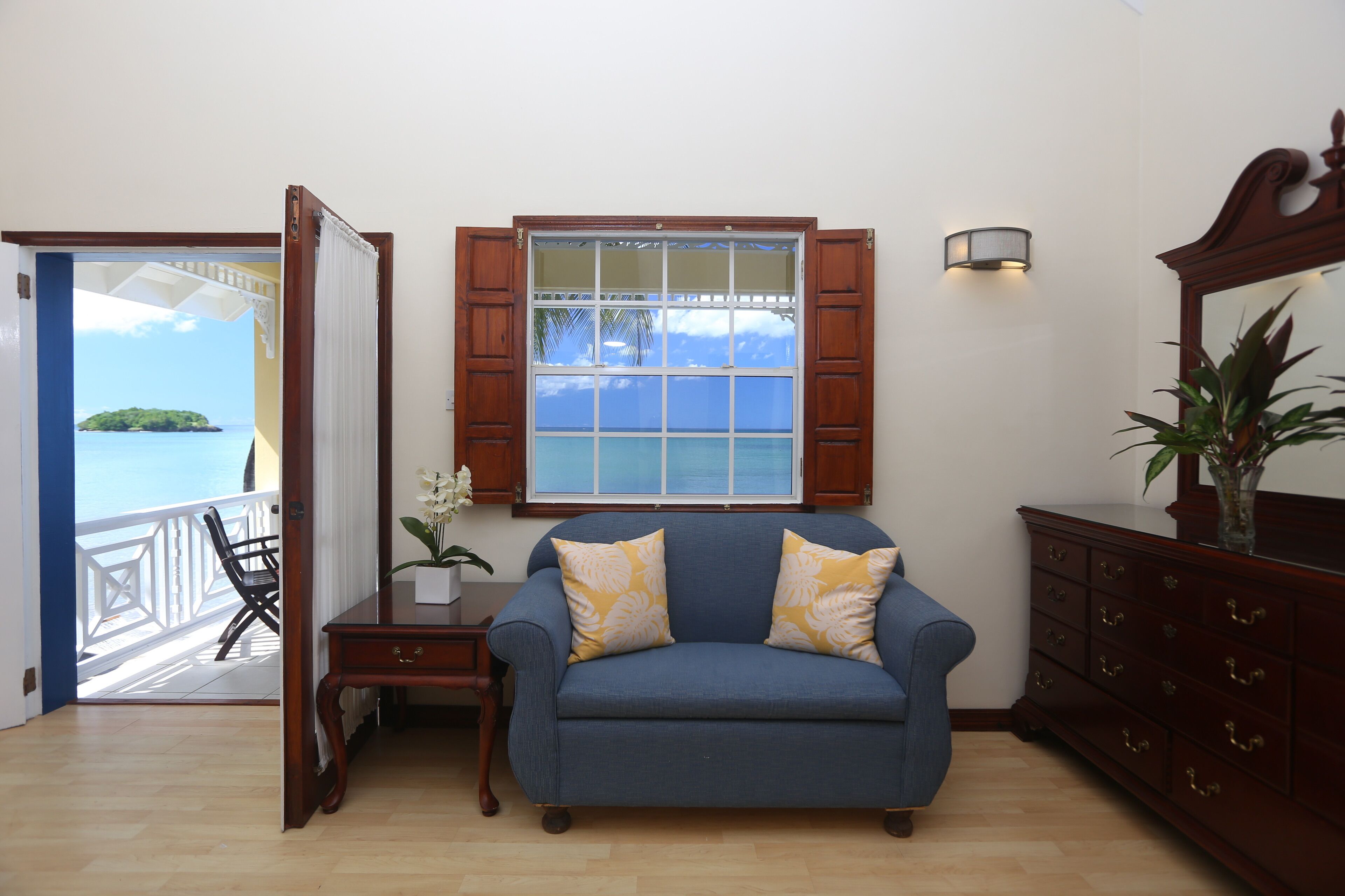 deluxe suite, 1 bedroom, jetted tub, sea view | living area | flat-screen tv, dvd player