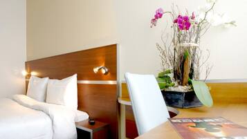 Standard Double Room | Soundproofing, iron/ironing board, free cots/infant beds, rollaway beds
