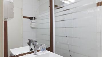 Bathtub, hair dryer