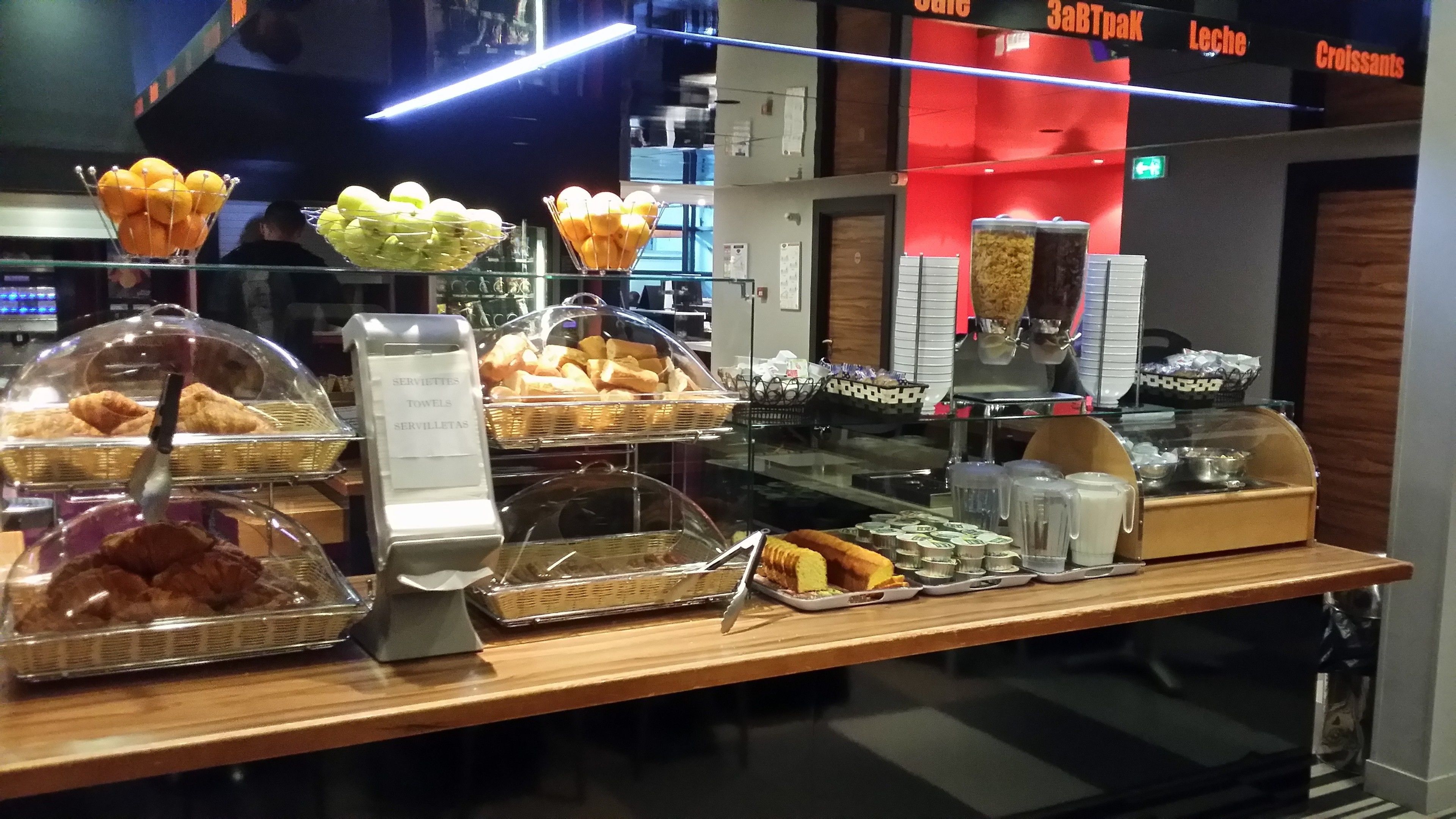 Daily buffet breakfast (EUR 13.50 per person)
