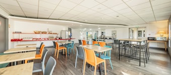 hotelF1 Igny Massy TGV