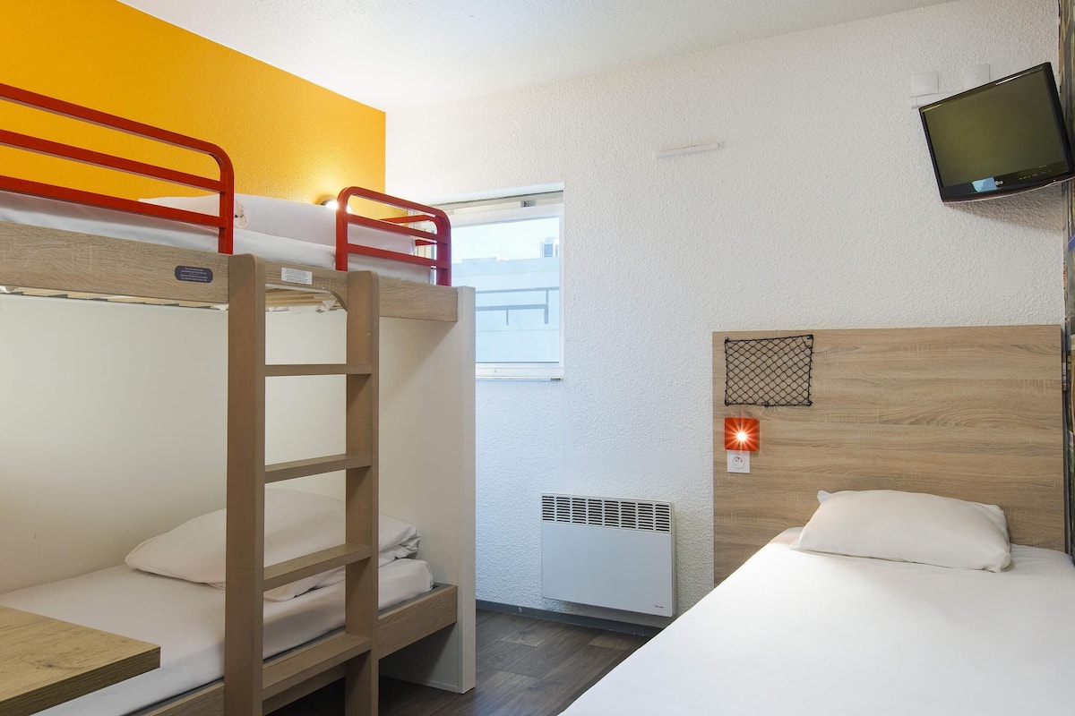 Habitació, 1 llit doble, bany privat (Cabrio) | Escriptori, cortines opaques i habitacions insonoritzades