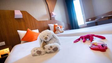 In-room safe, desk, soundproofing, free WiFi