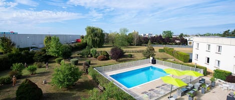 Außenpool, Liegestühle