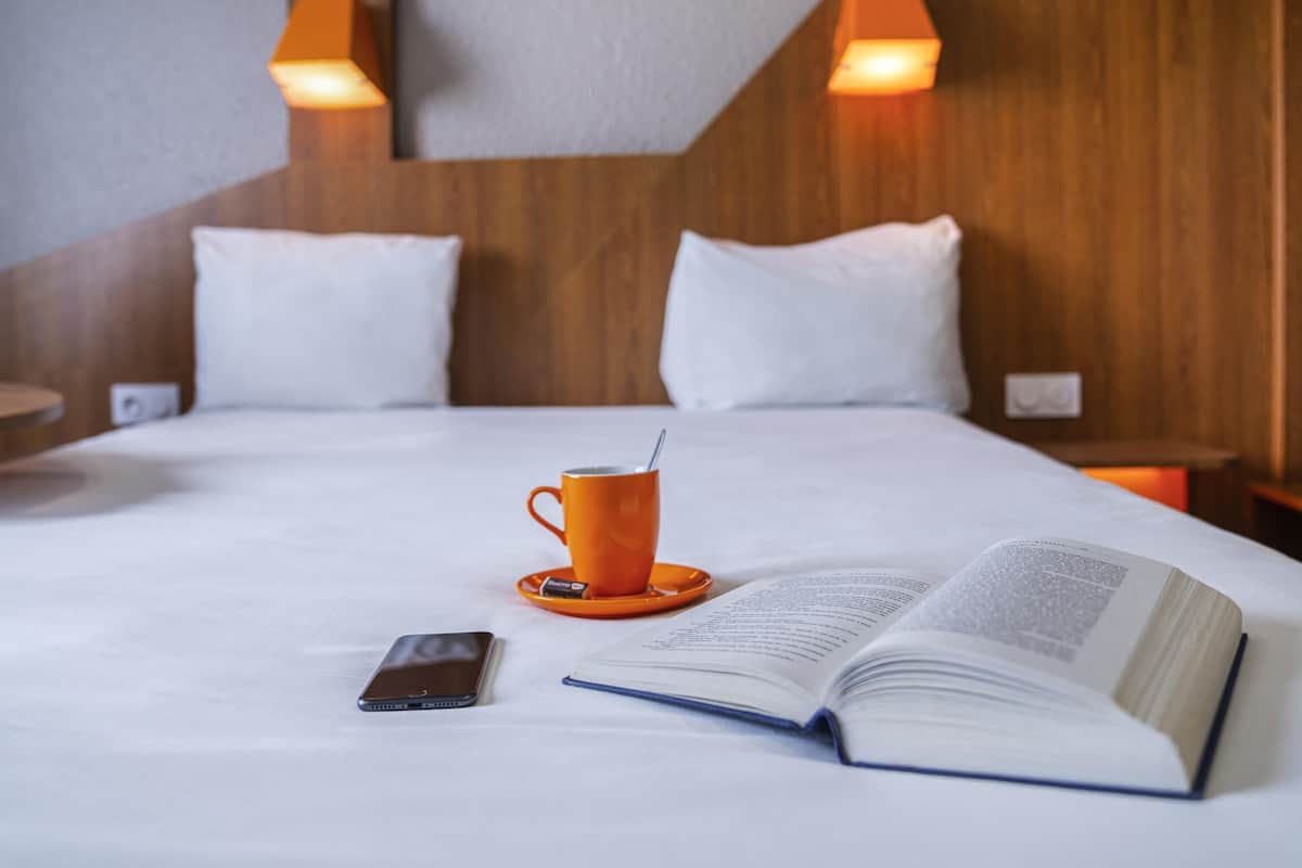 스탠다드 더블룸, 더블침대 1개 | 객실 내 금고, 책상, 방음 설비, 무료 WiFi