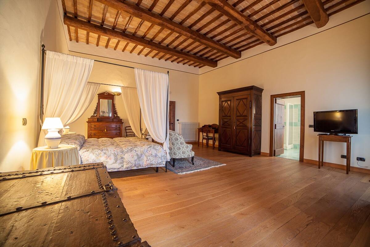 Junior Suite | Premium bedding, desk, blackout curtains, soundproofing