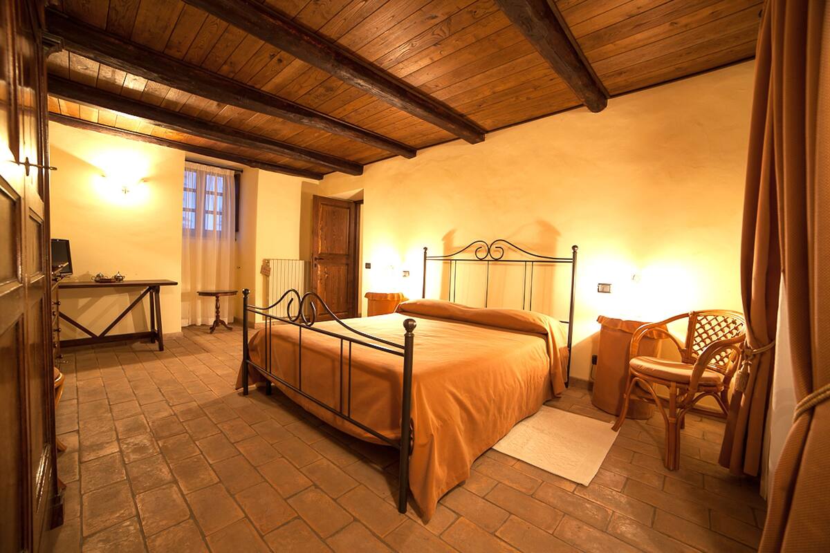 Premium bedding, desk, blackout curtains, soundproofing