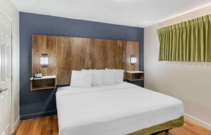 Desk, laptop workspace, blackout curtains, iron/ironing board - Extended Stay America Select Suites - Odessa (Odessa)