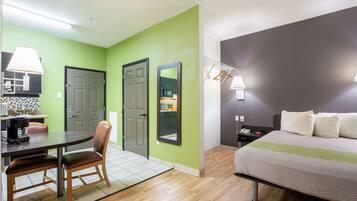 Desk, soundproofing, iron/ironing board, free WiFi