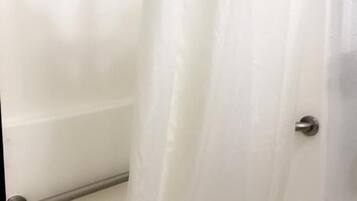 Duschwanne, Komfortbadewanne, Handtücher