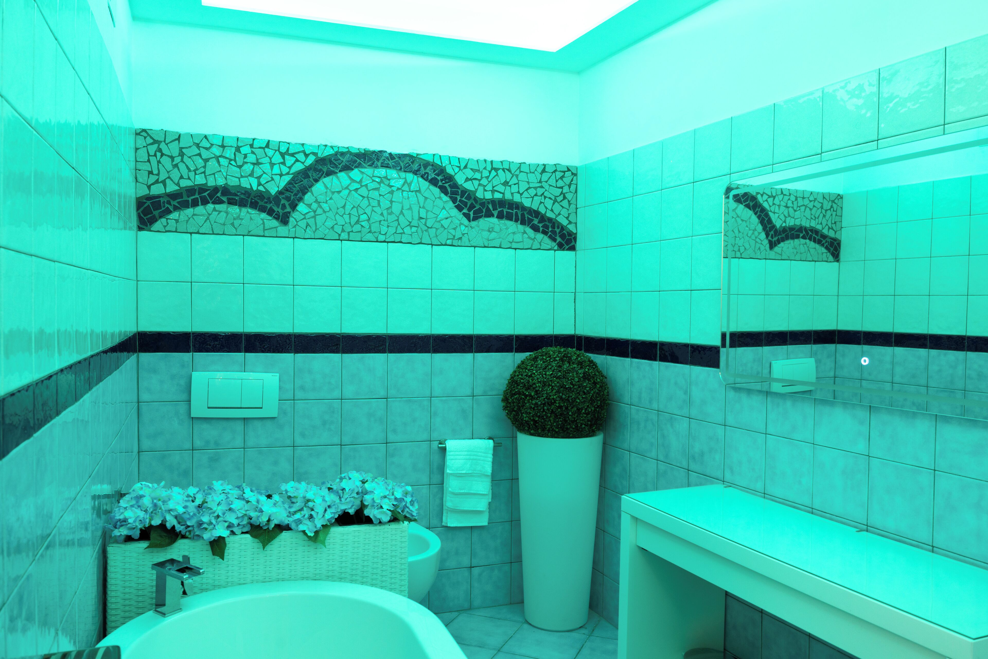 deluxe room, sea view | bathroom | shower, hair dryer, towels