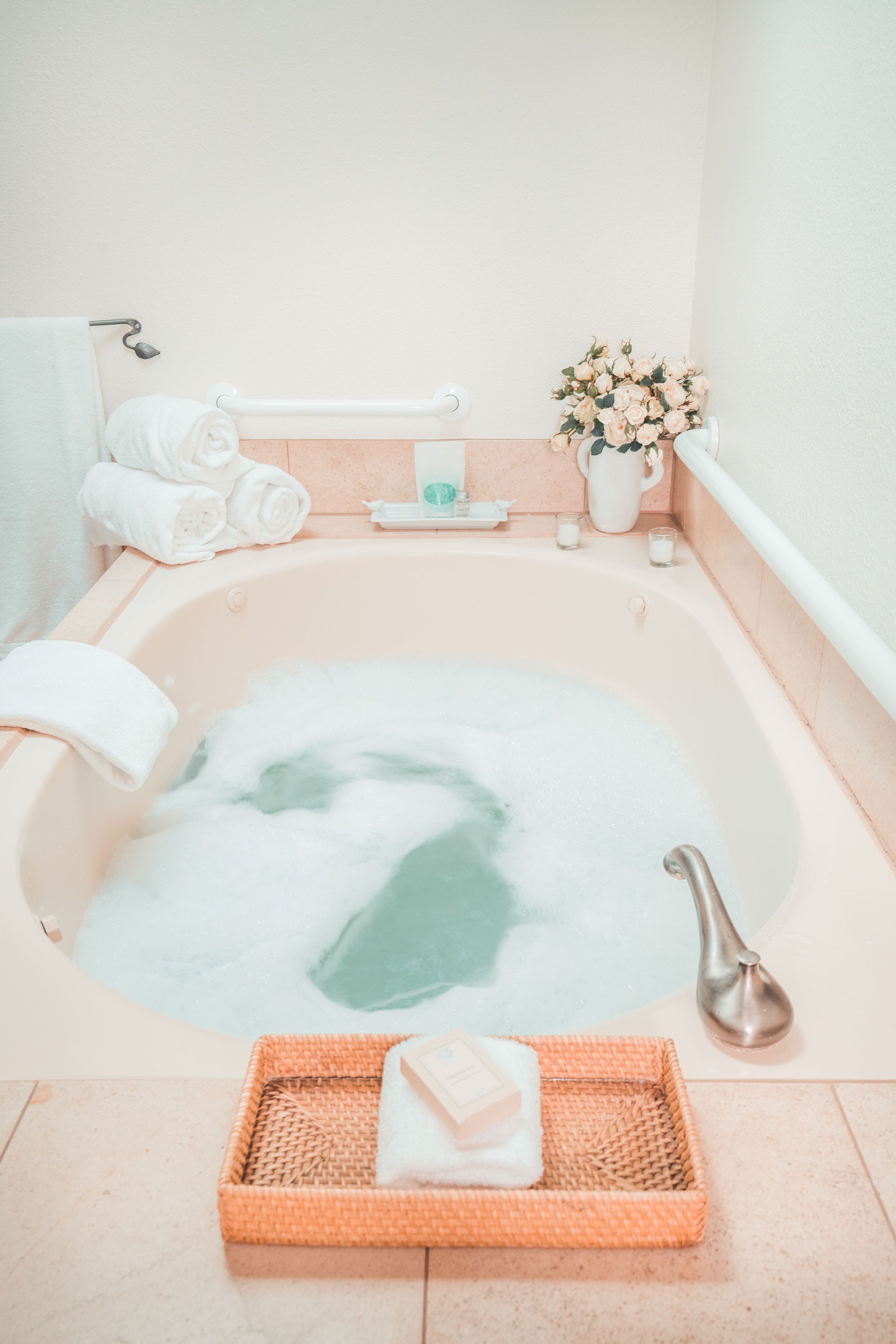 separate bathtub and shower, jetted bath, free toiletries, bathrobes