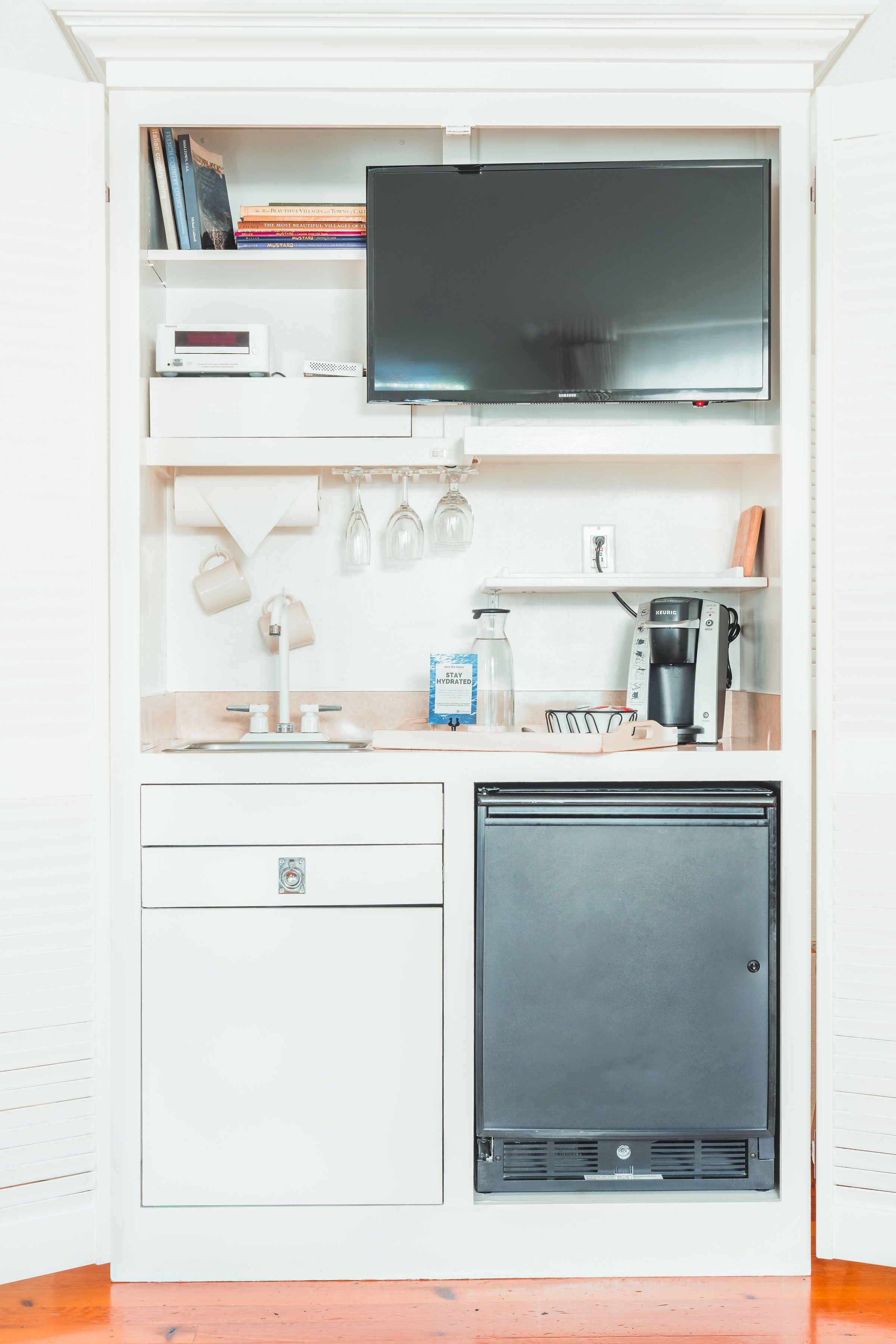 premium bedding, in-room safe, individually decorated, desk