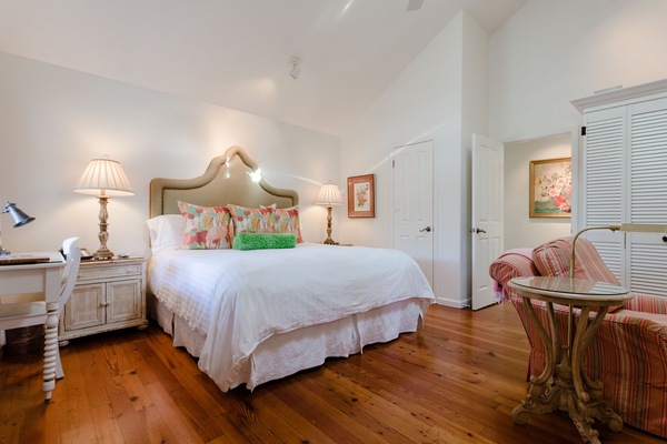 Sengetøy av topp kvalitet, safe på rommet og individuelt dekorert