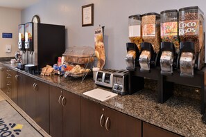Free daily continental breakfast - Microtel Inn & Suites by Wyndham Klamath Falls (Klamath Falls)