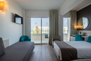 1 bedroom, desk, blackout curtains, free WiFi