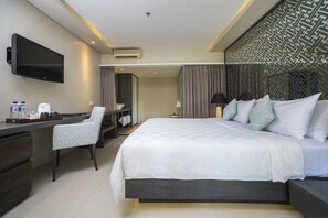 Premium bedding, minibar, in-room safe, desk - Segara Village Hotel (Denpasar)