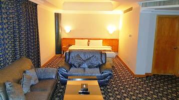 Literie hypoallergénique, couette en duvet d'oie, surmatelas, minibar