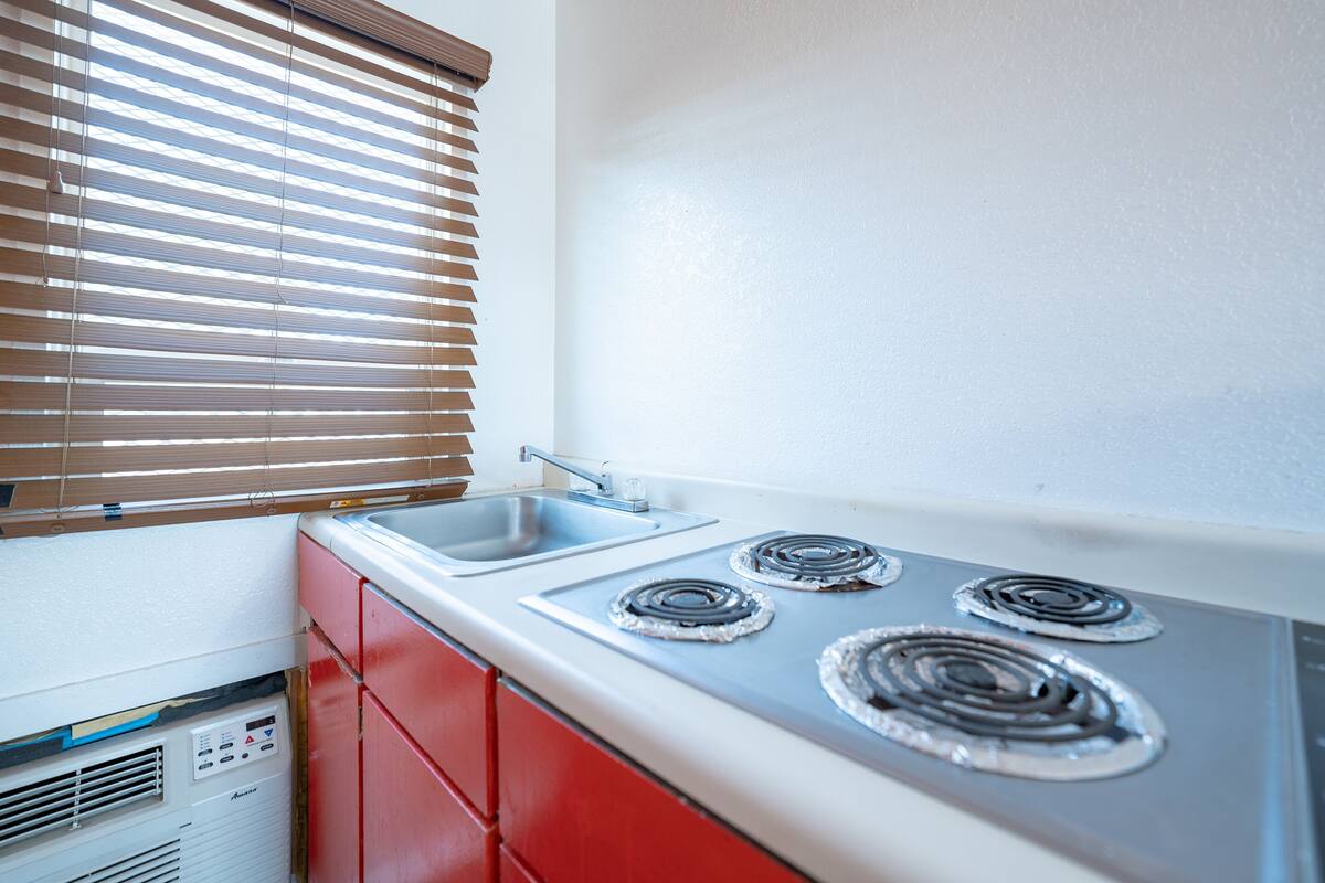 Bureau, Wi-Fi gratuit, draps fournis, réveils
