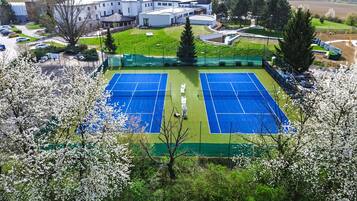 Tennis court