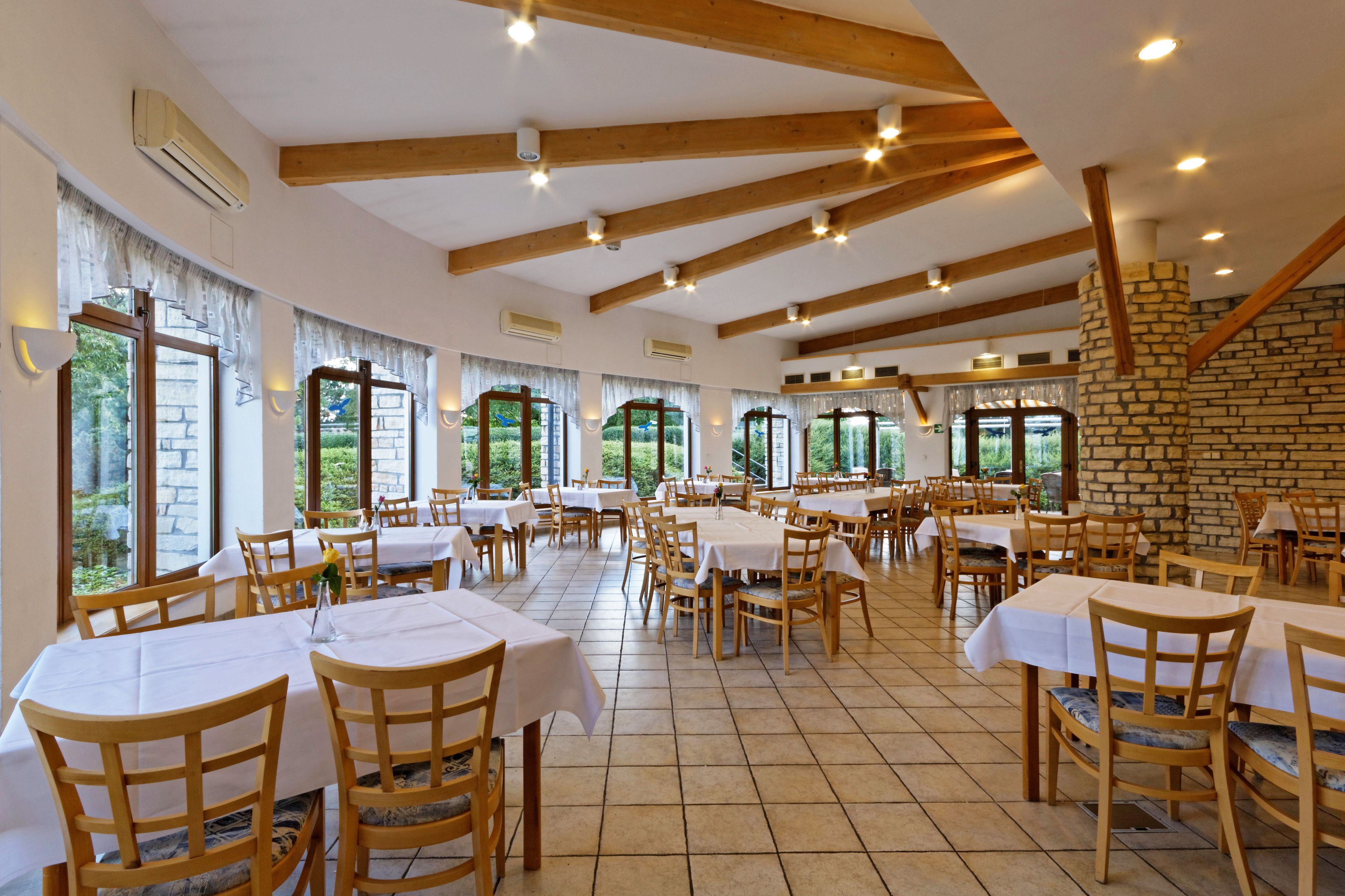 Lunch, dinner, brunch served; international cuisine 