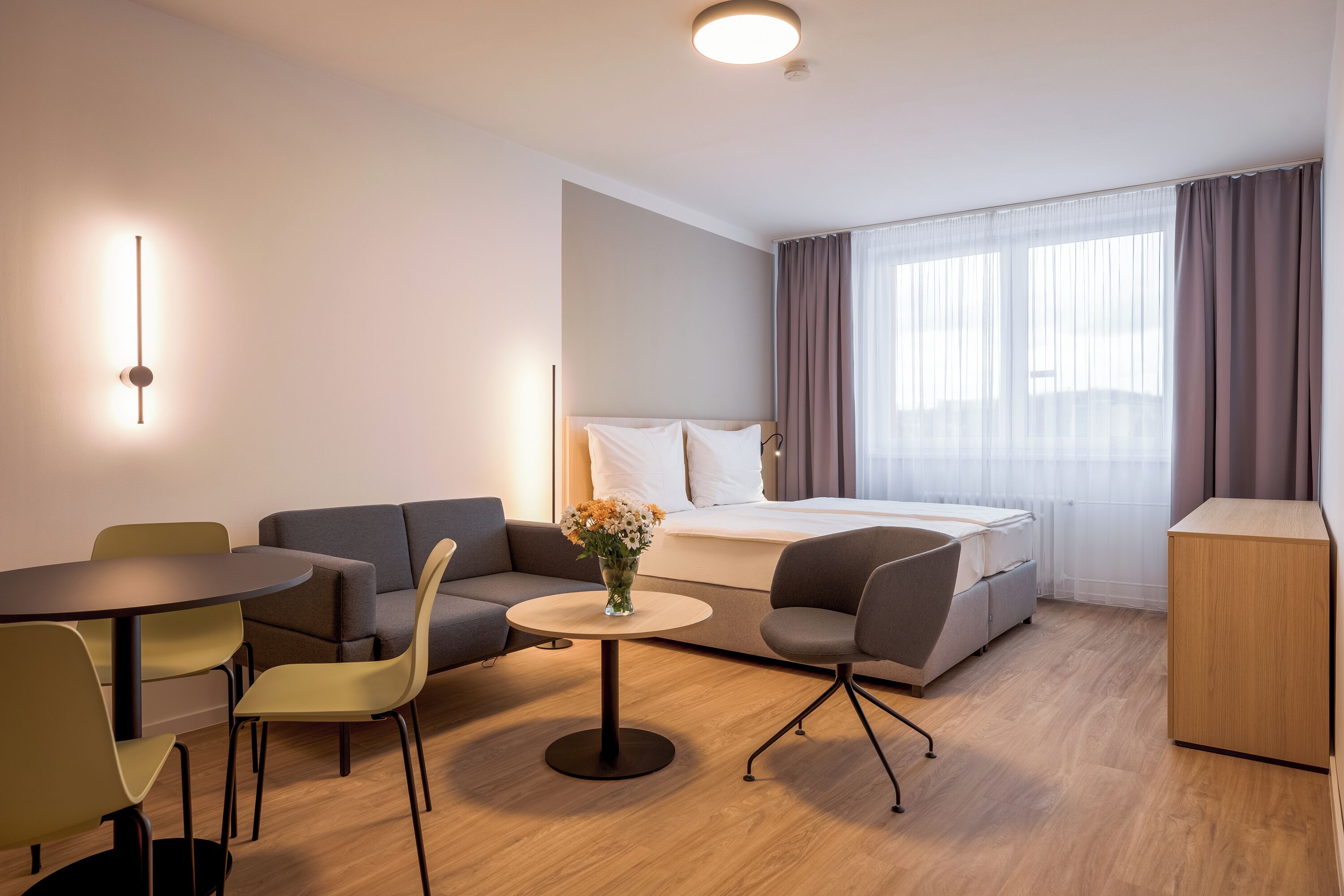 商务公寓 | 起居区 | 72-厘米液晶电视 （配备卫星频道）、电视