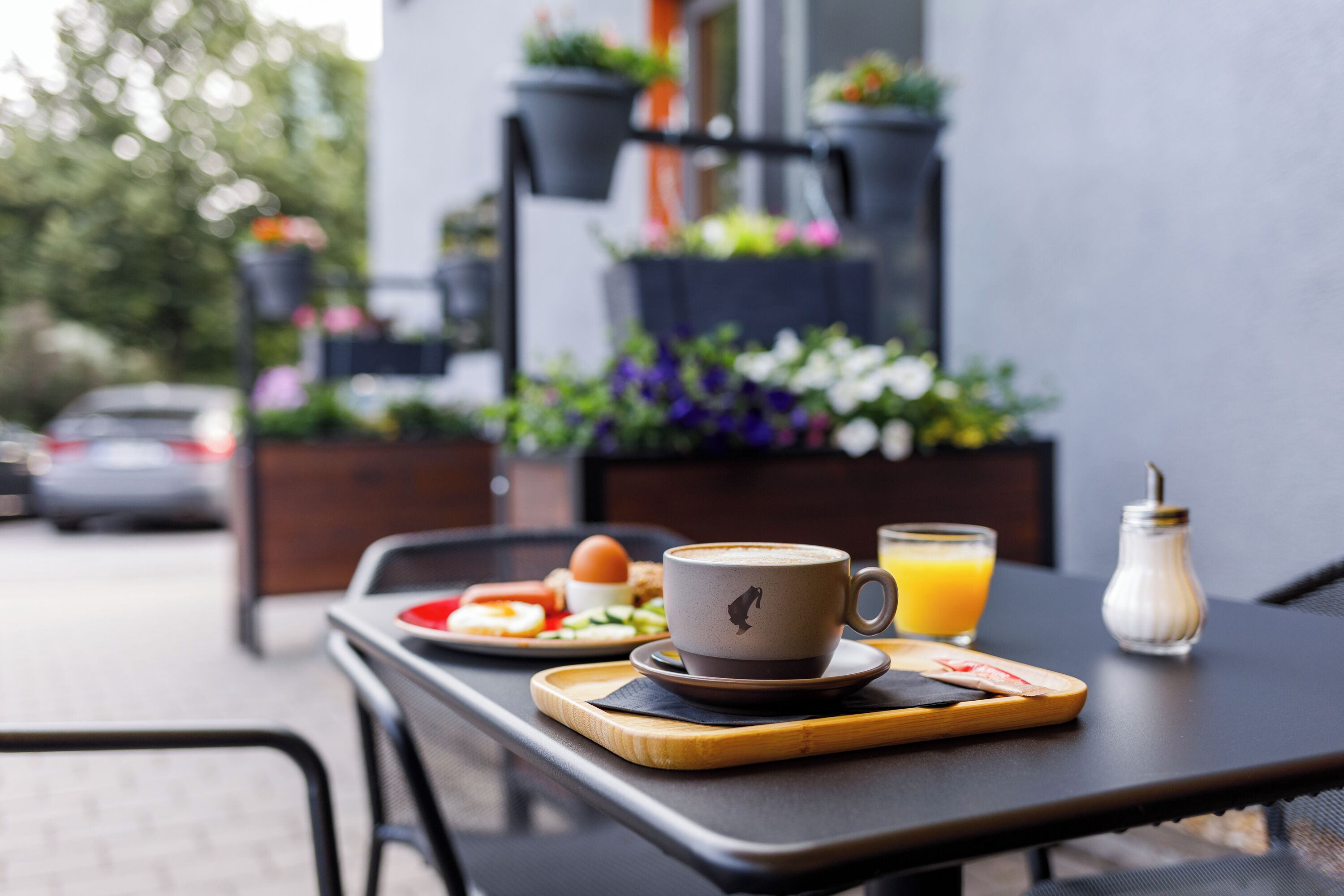 breakfast, lunch and dinner served