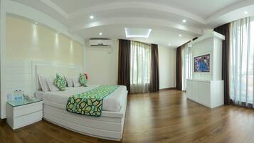Minibar, in-room safe, desk, rollaway beds