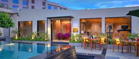 1 Behandlungsraum, Maniküre und Pediküre