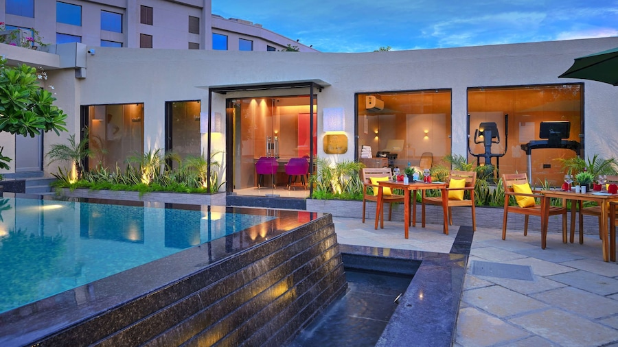 Royale Sarovar Portico Agra