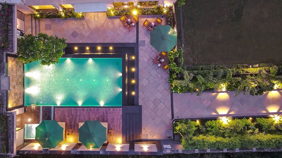 Royale Sarovar Portico Agra