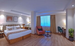 Executive Room, 1 Double Bed | 1 bedroom, premium bedding, memory foam beds, minibar