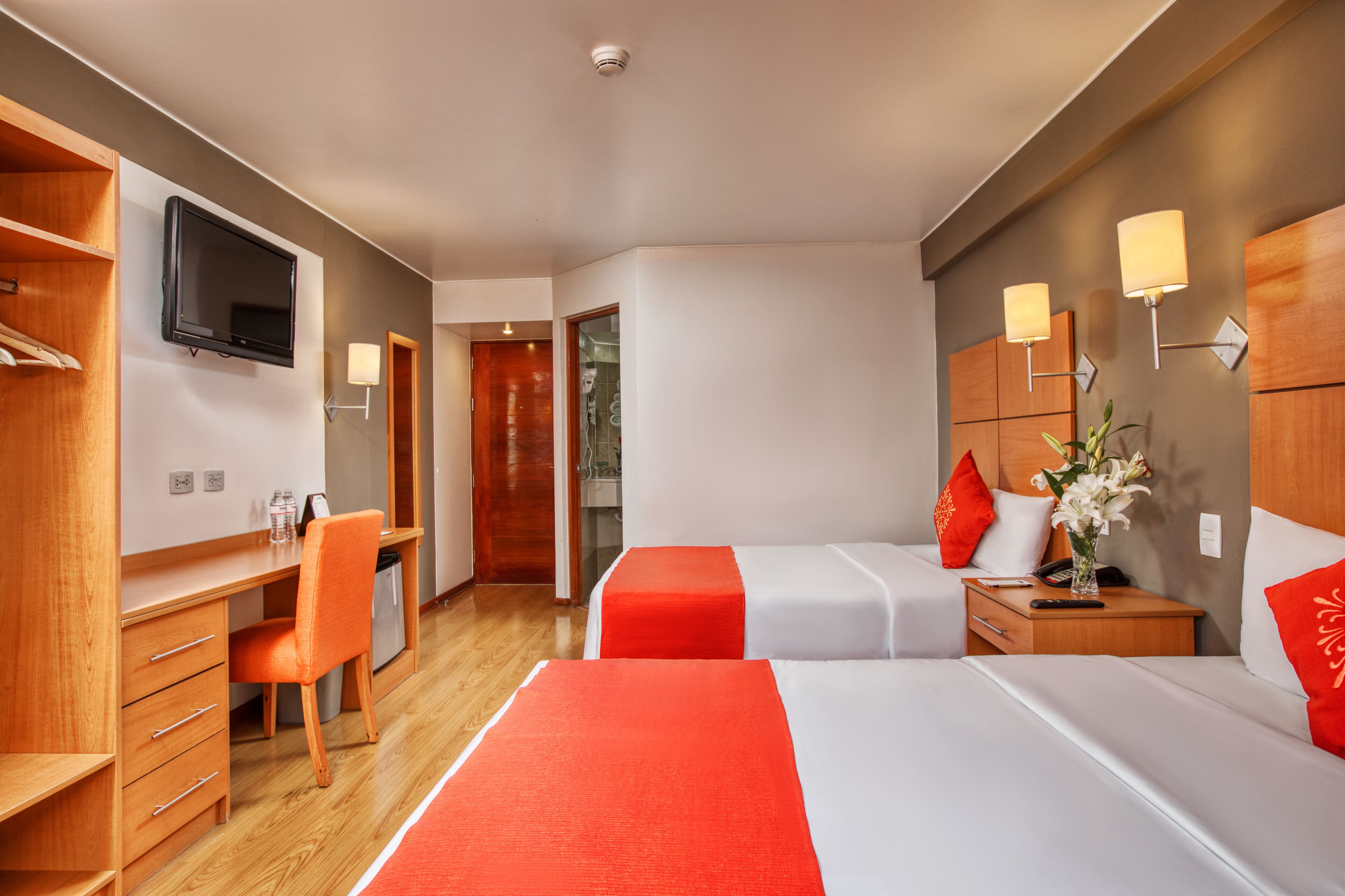 Standard Twin Room, Private Bathroom
