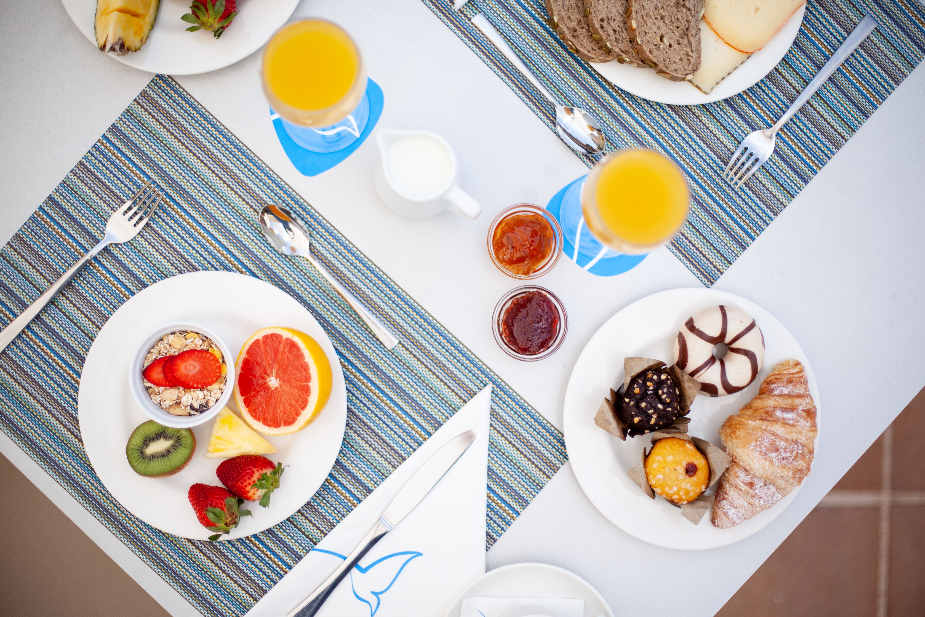 Daily buffet breakfast for a fee