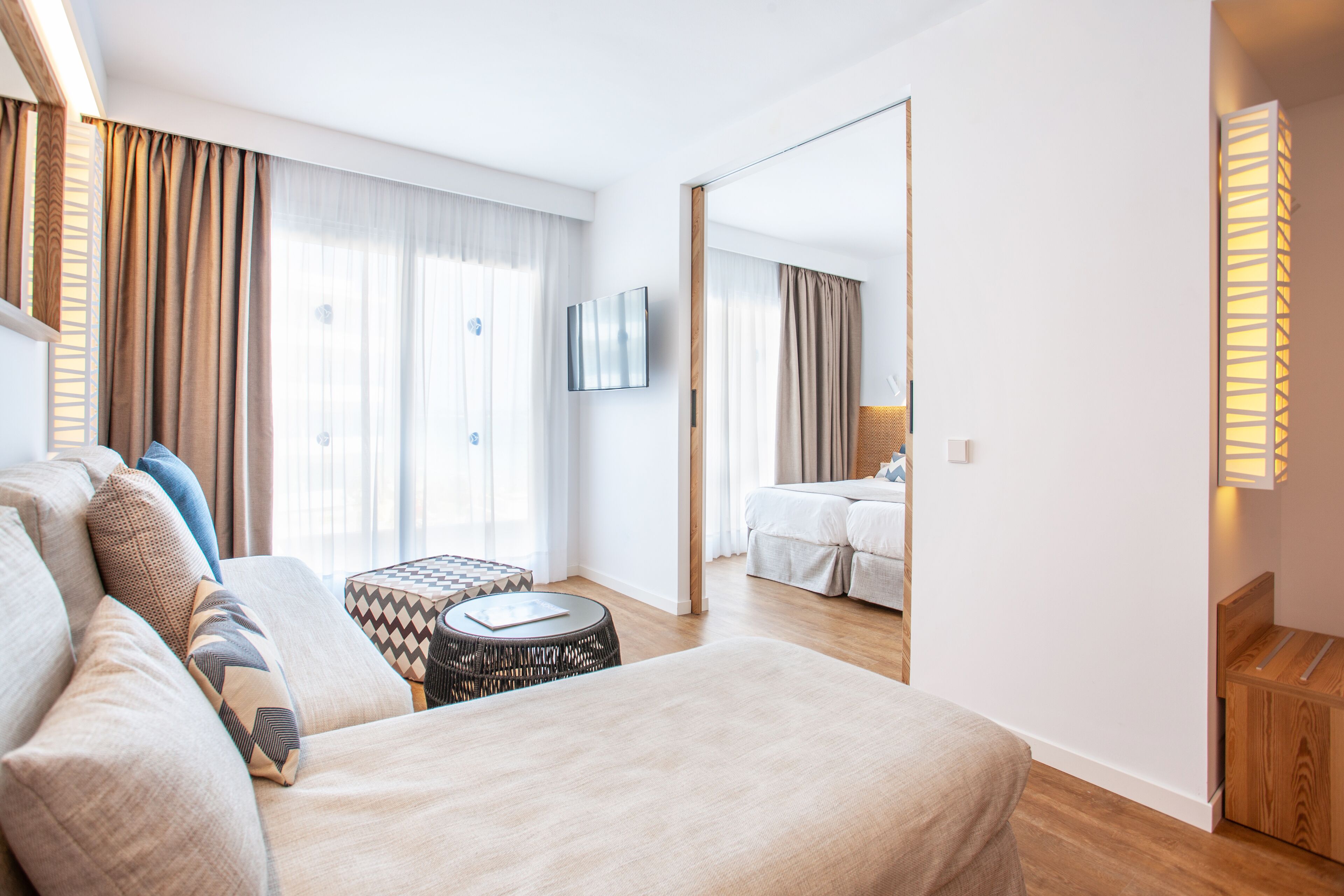 in-room safe, desk, free wifi, bed sheets