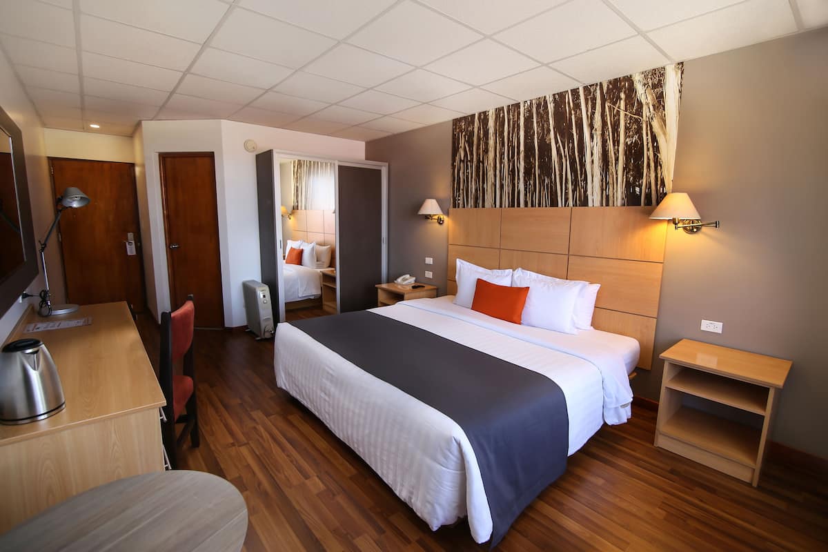 Superior Room, 1 King Bed, Private Bathroom | Premium bedding, in-room safe, desk, free WiFi