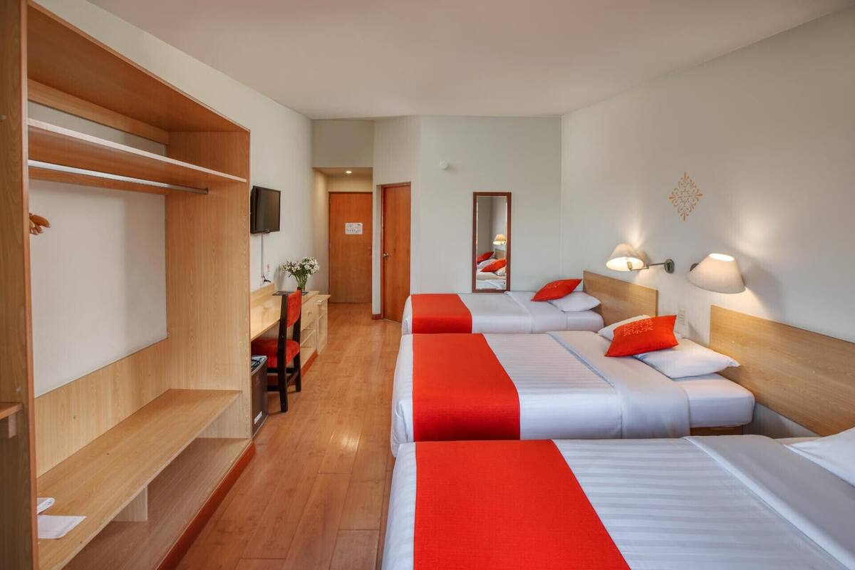 Premium bedding, in-room safe, desk, free WiFi