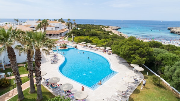 2 outdoor pools, pool umbrellas, pool loungers