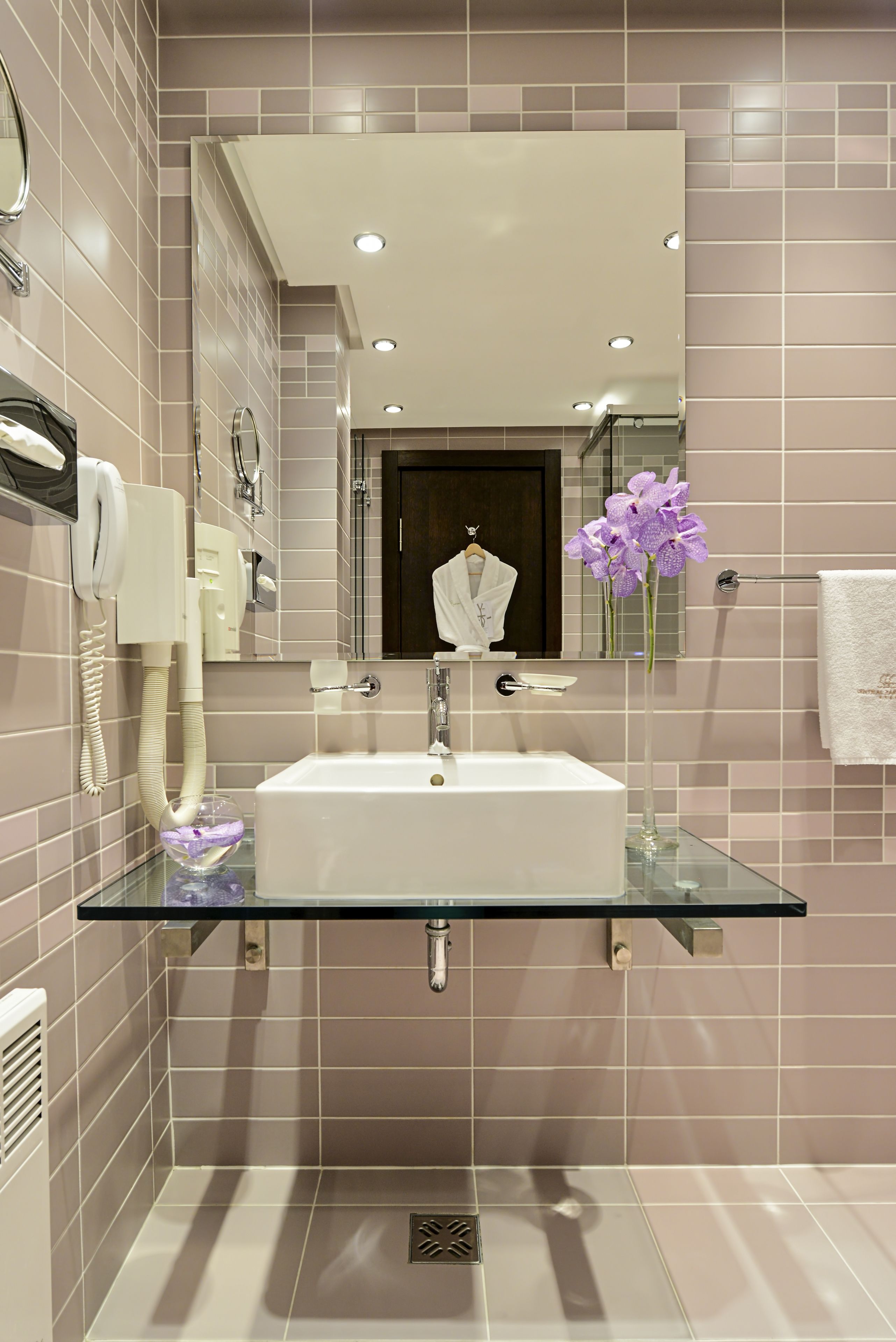 combined shower/bathtub, free toiletries, hair dryer, bathrobes