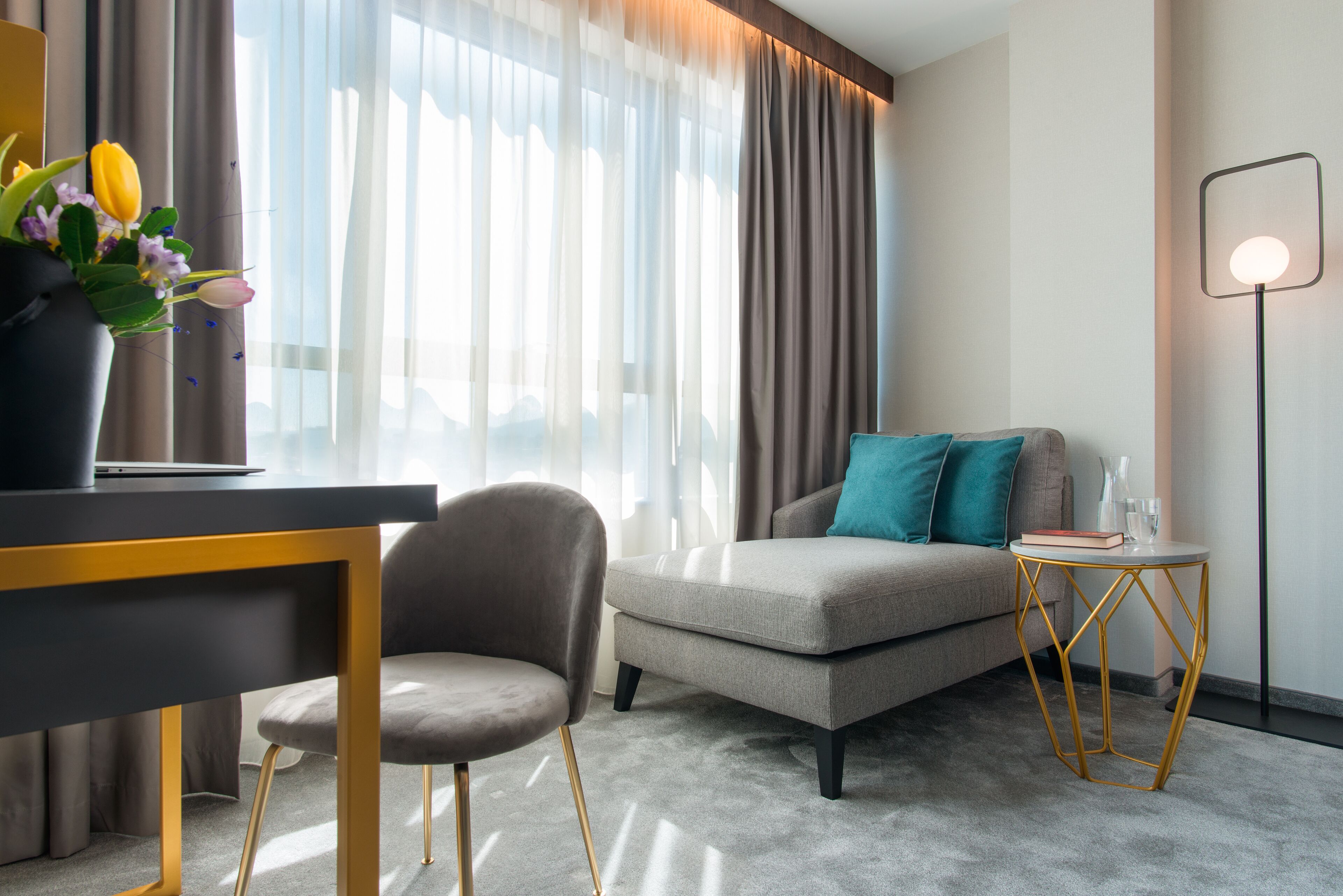 panoramic one-bedroom suite high floor | living room | 55-inch flat-screen tv with satellite channels, tv, netflix