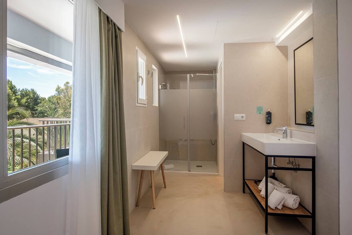 free toiletries, hair dryer, towels