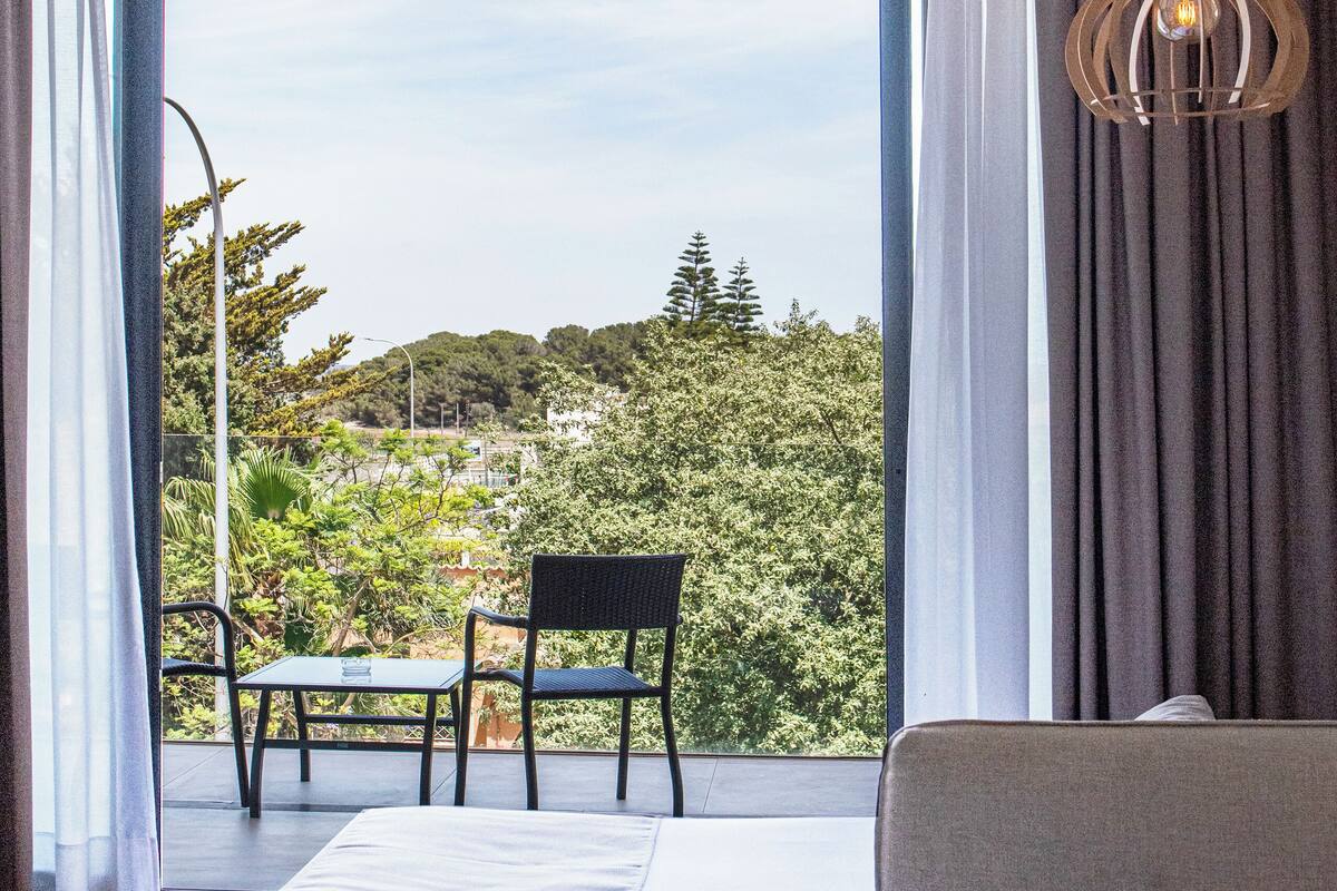 1 bedroom, minibar, in-room safe, desk