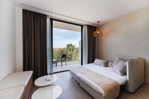 Minibar, caja fuerte, escritorio y espacio para trabajar con un portátil