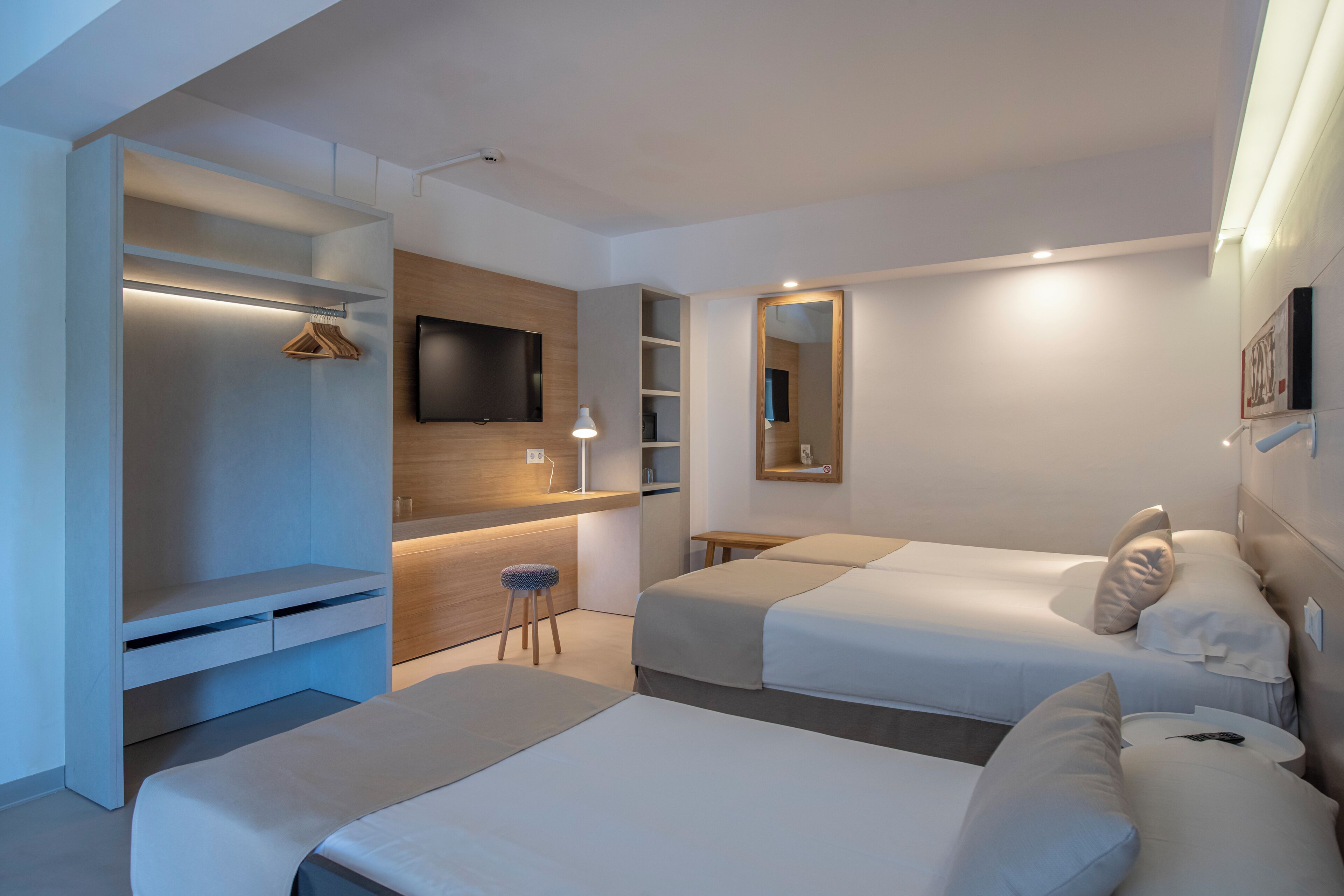 1 bedroom, minibar, in-room safe, desk