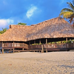 Private beach, sun-loungers, beach umbrellas, beach towels