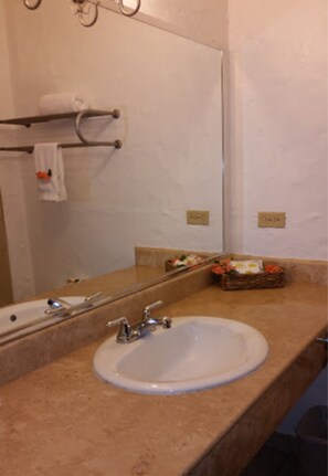 Standard Double Room  | Bathroom - Hotel Palma Real (Jutiapa)