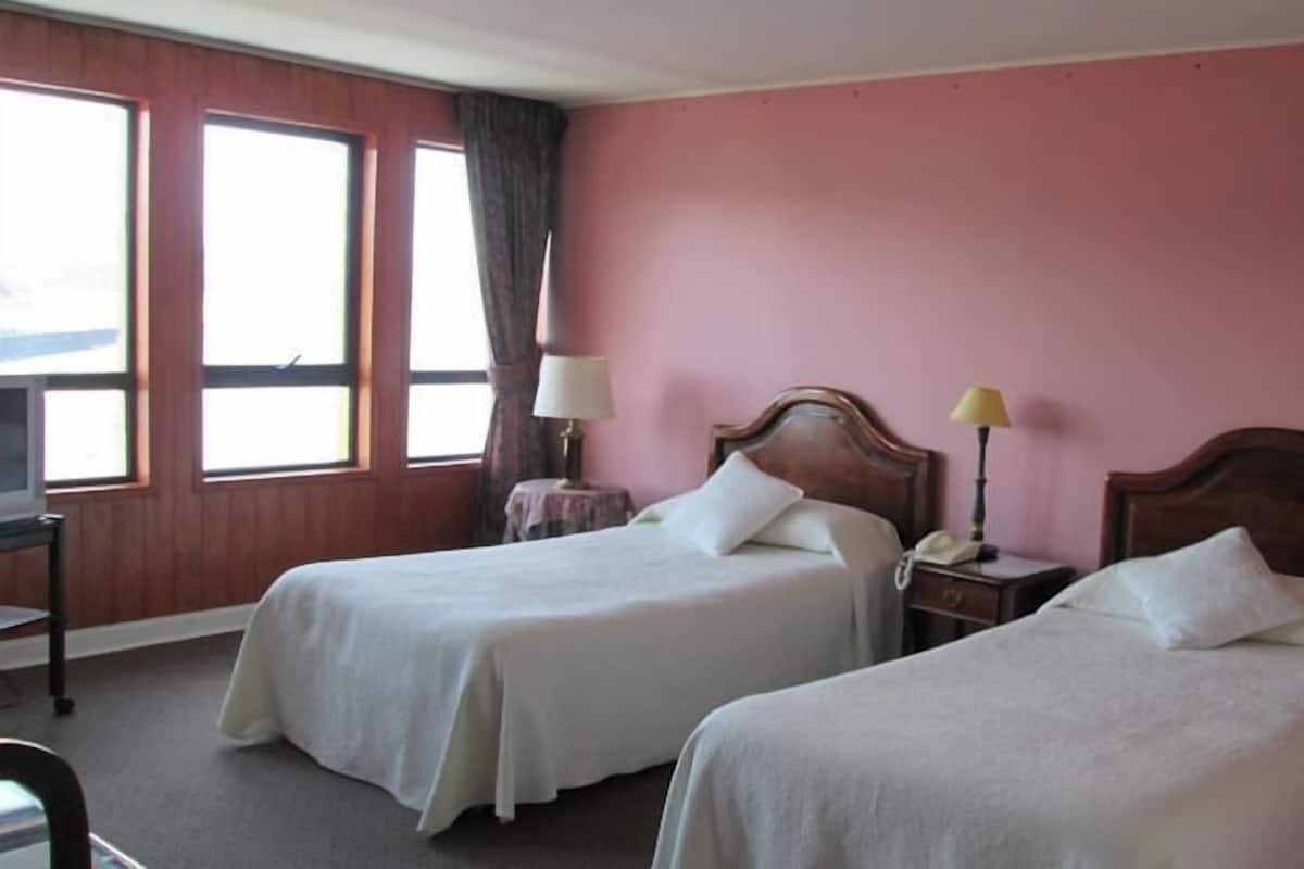 In-room safe, free WiFi