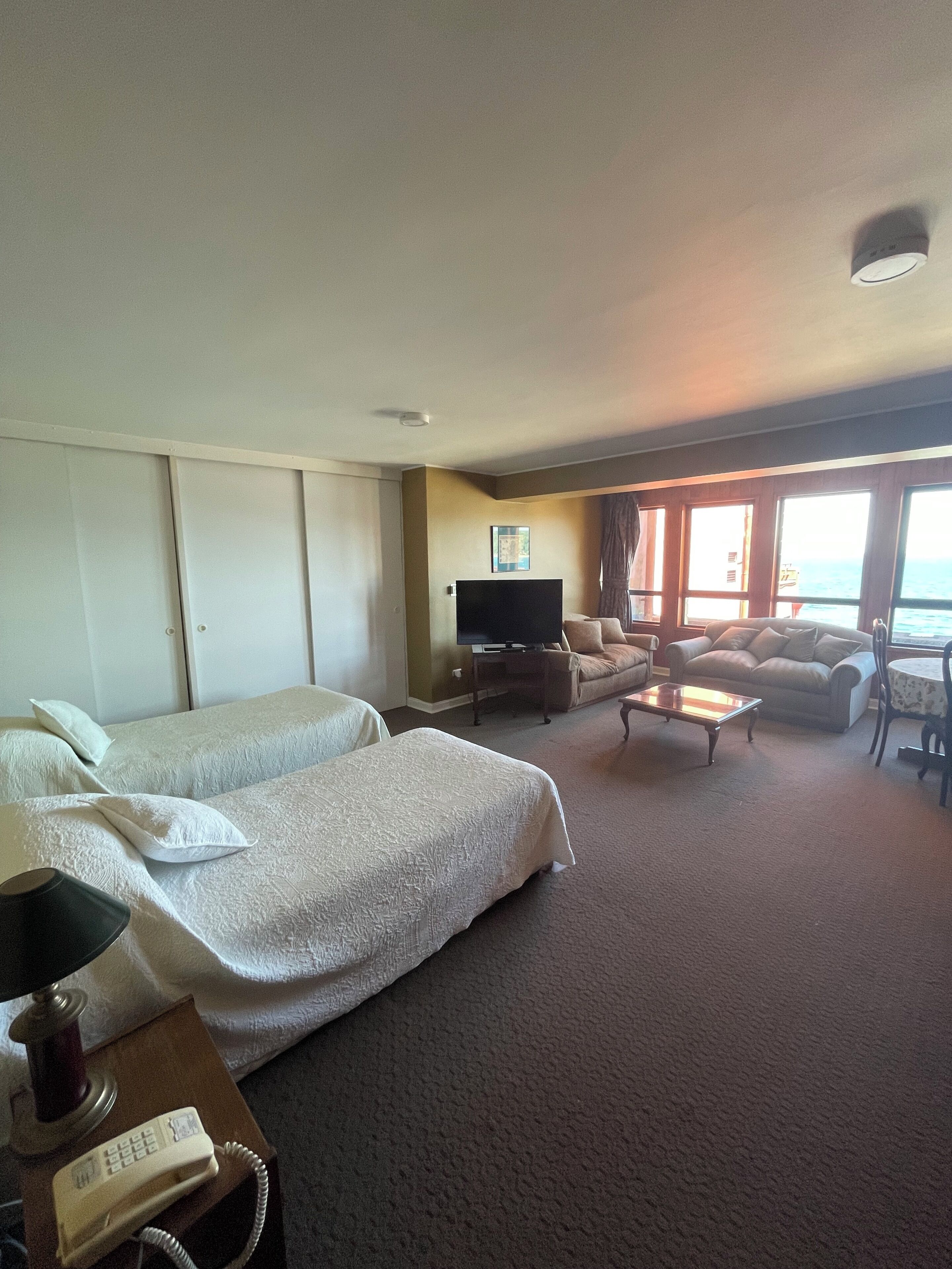 In-room safe, free WiFi