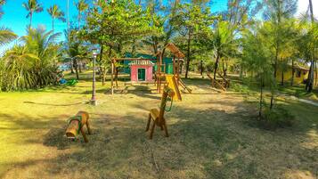 Area giochi per bambini (all'aperto)